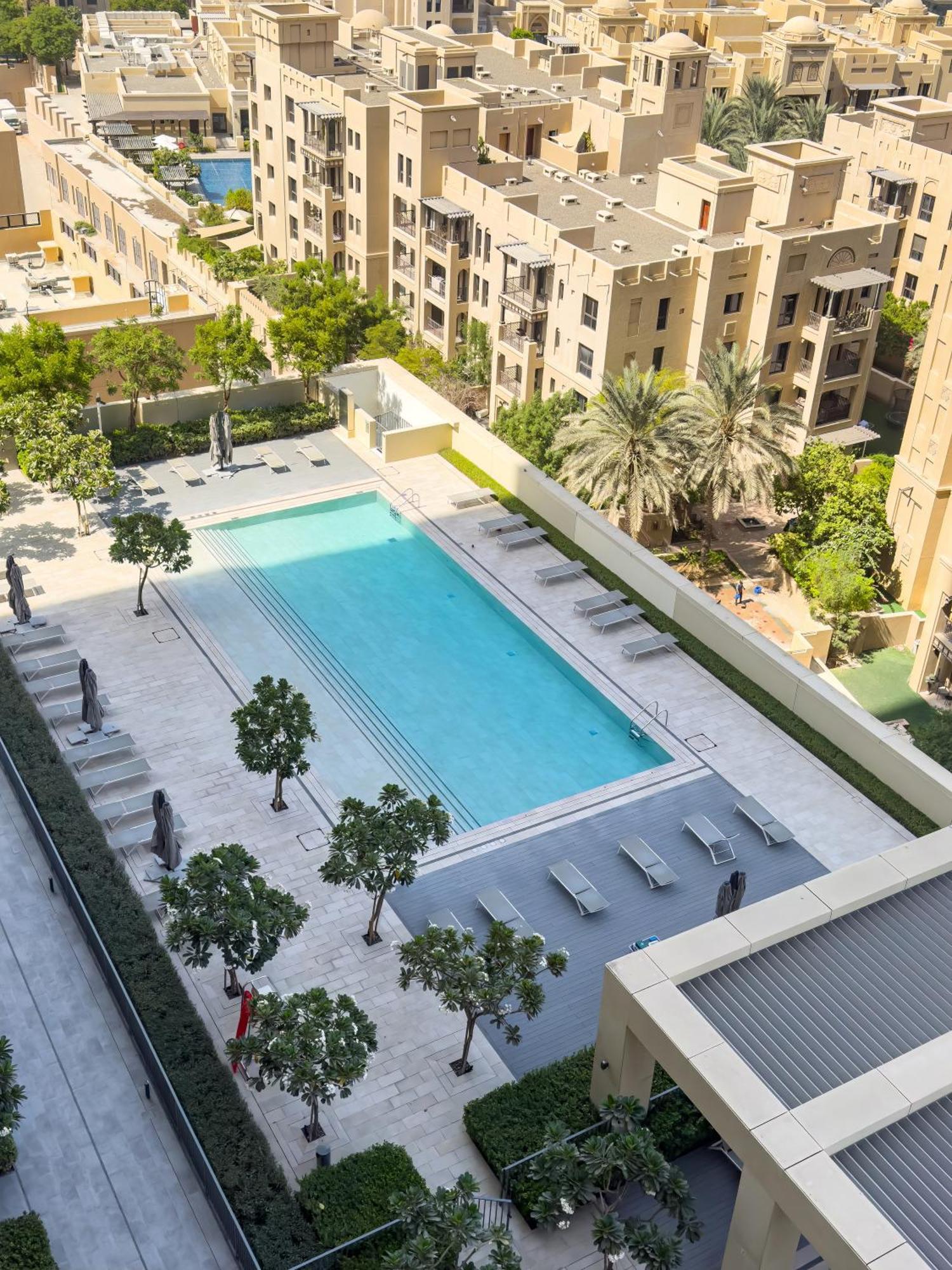 The Burj Khalifa Luxury 2-bed In Burj Royale Dubai