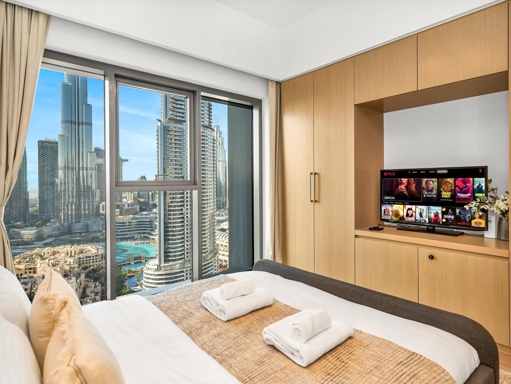 The Burj Khalifa Luxury 2-bed In Burj Royale Apartment